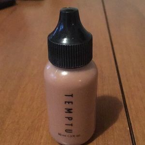 Tempting Shimmer bronzer